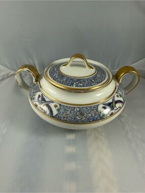 Antique Theodore Haviland Sugar Bowl
Pattern: Rani